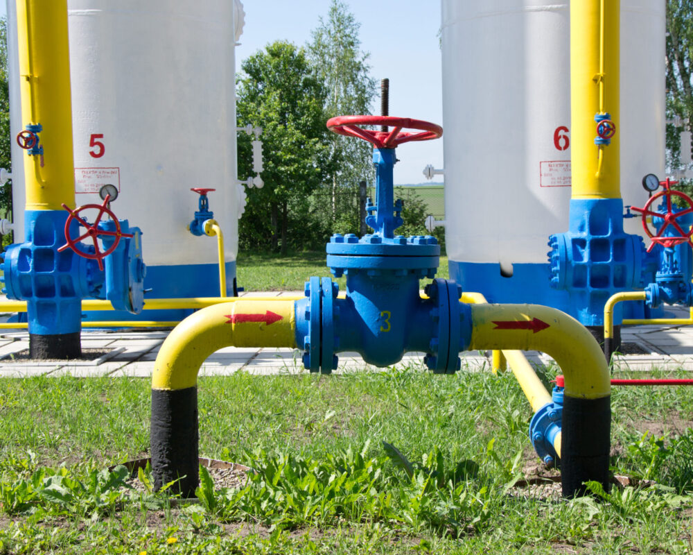 Gas pipelines and valves